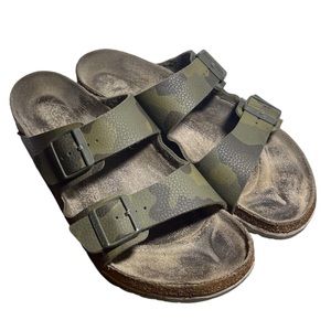 Camo colored double strap Birkenstock size EU 42   Men’s US 9 1/2